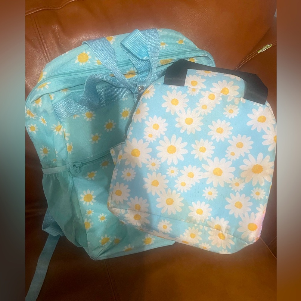 Blue floral backpack with lunchbag
